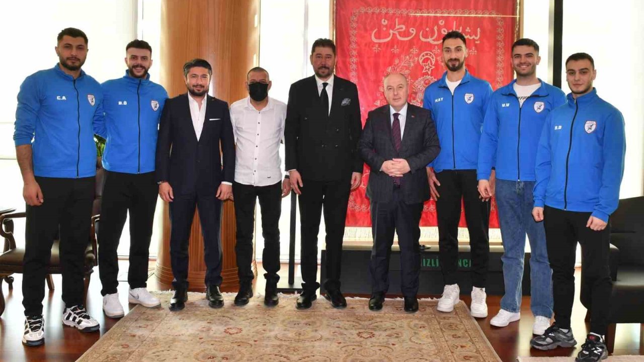 Denizli’ye bir ilki yaşatmaya hazırlanan Denizlispor Cavidil, Vali Coşkun’u ziyaret etti