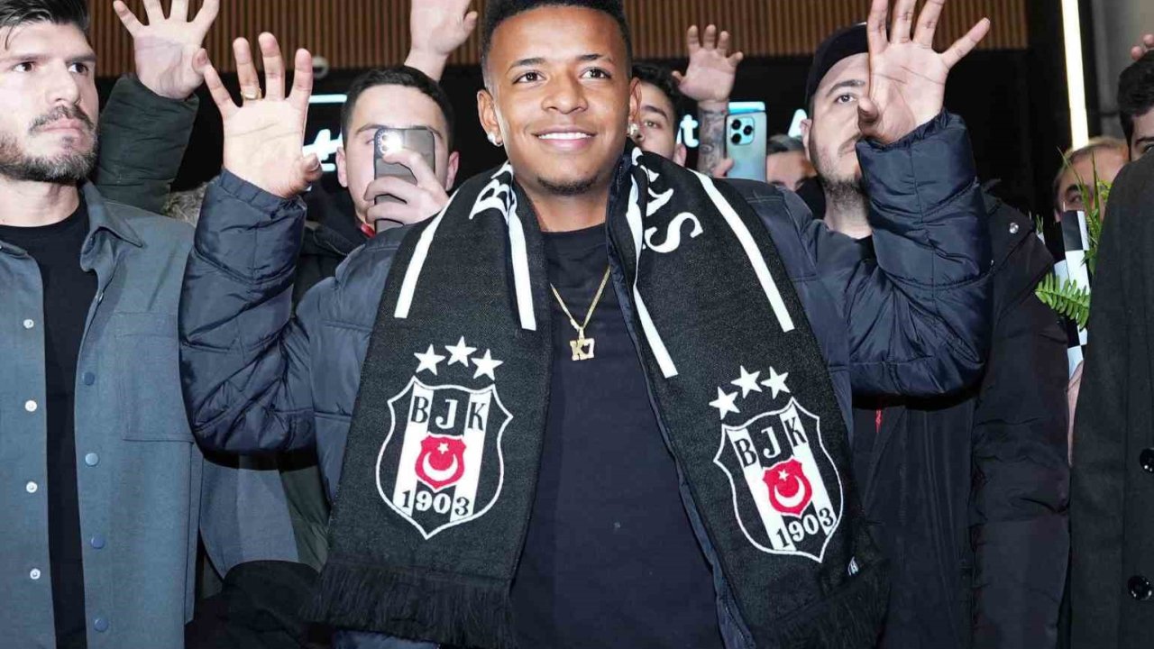 Ekvadorlu gazeteci Gustavo Villacreses, Keny Arroyo’yu anlattı