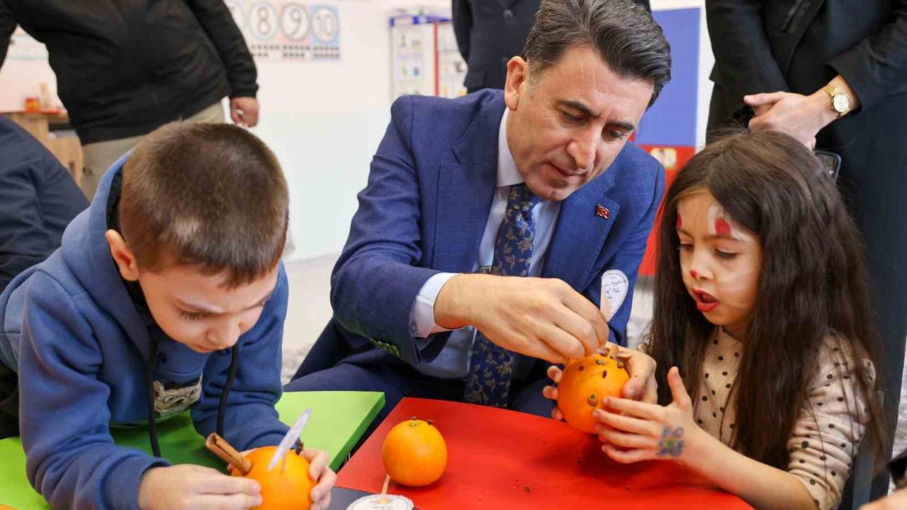 Minik öğrencilerle etkinlik yaptı