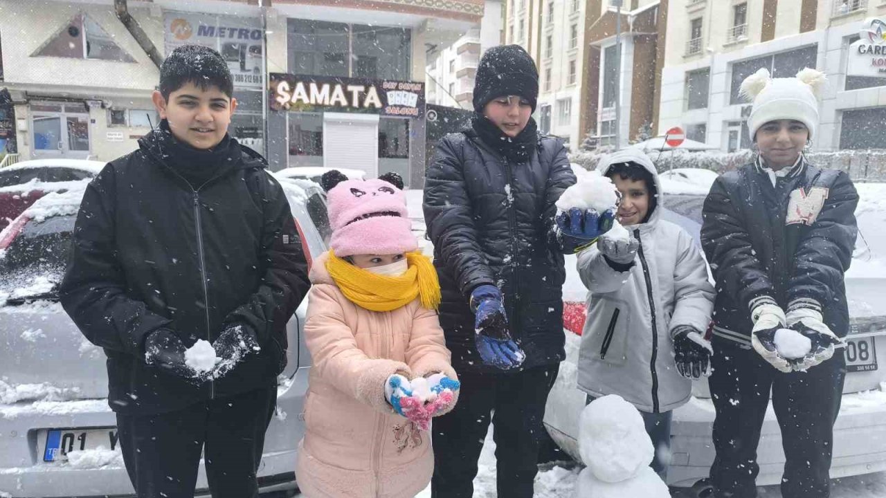 Kırşehir’de okullar tatil olunca çocuklar sokaklara koştu
