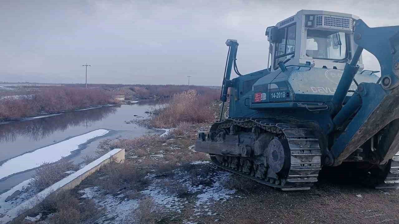 Akarçay Kanalı’ndan izinsiz su alımı yapanlara ceza uyarısı!