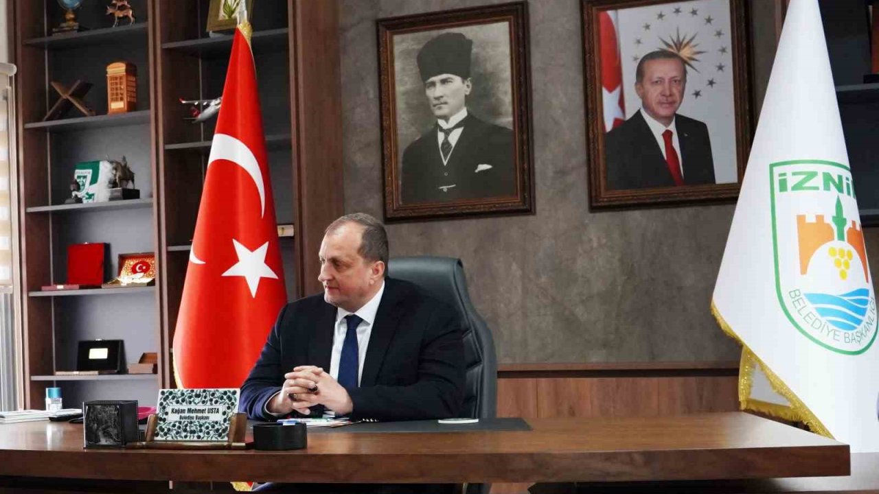 Başkan Usta: "Ramazan ayını müjdeleyen Berat Kandili mübarek olsun"