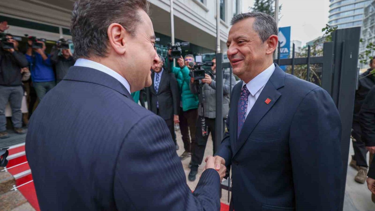 CHP Genel Başkanı Özel: "(İki adayla seçime gidileceği iddiaları) Öyle bir senaryomuz yok"