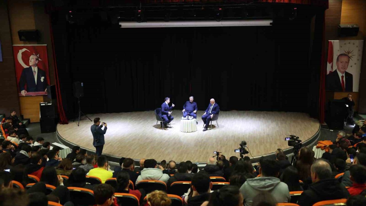 Türk futbolunun yaşayan efsanesi Darıcalı gençlerle buluştu