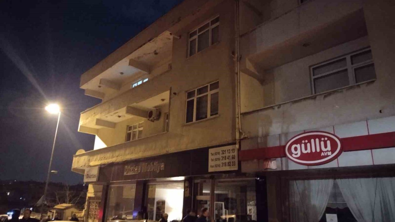 Üsküdar’da toprak kayması nedeniyle 2 bina boşaltıldı