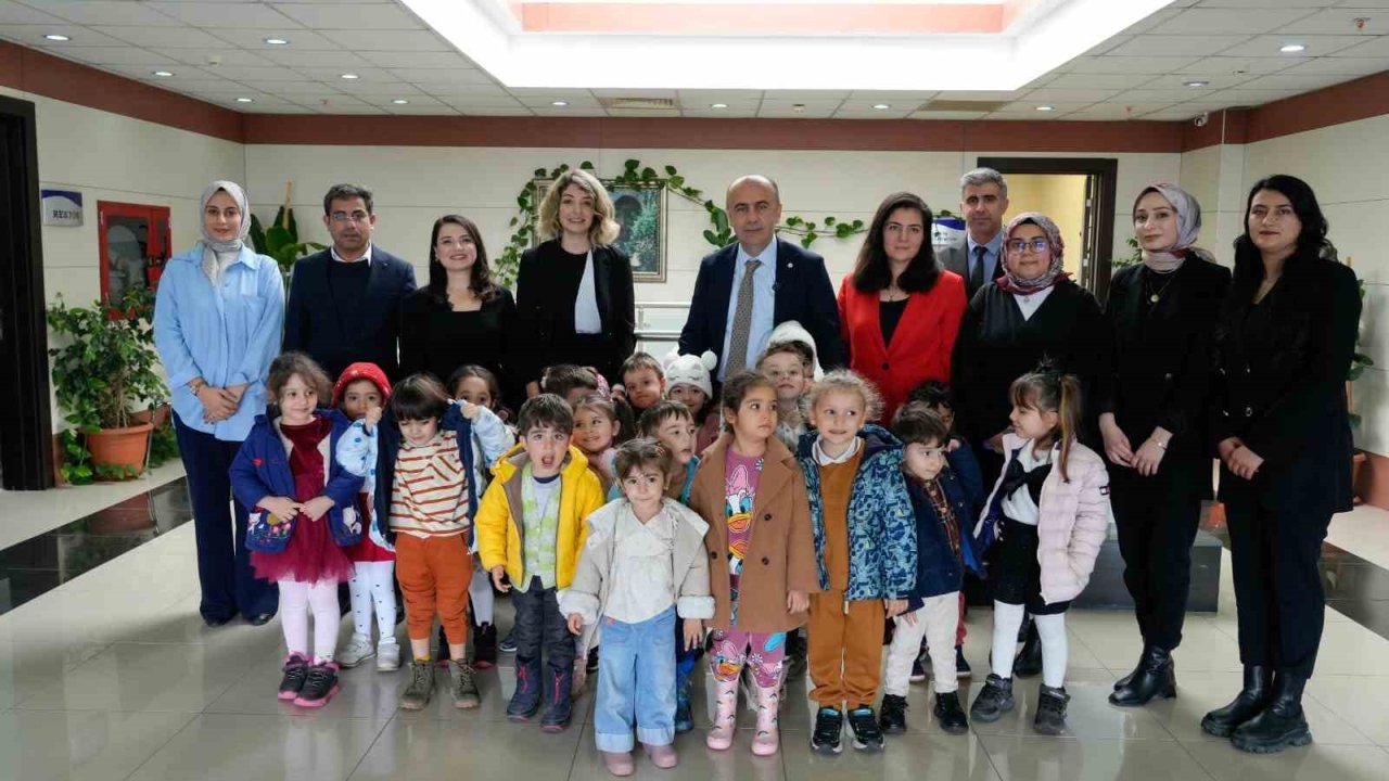 Üniversitenin uygulama anaokulu öğrencilerinden Rektör Keleş’e ziyaret