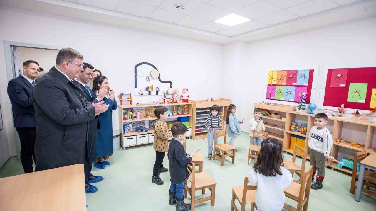Başkan Tugay Yamanlar’da 20’nci çocuk etkinlik merkezinin açılışını yaptı