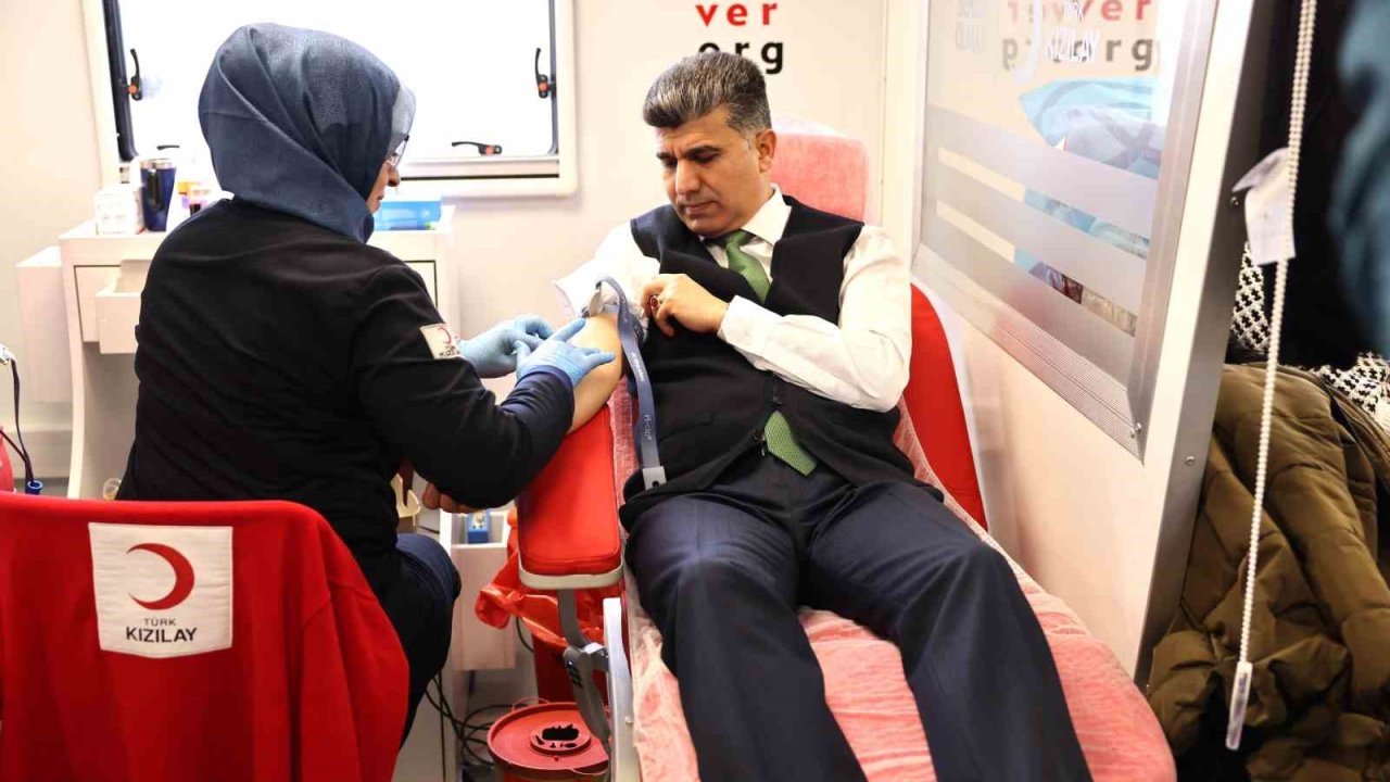 Akdeniz Belediye Başkan Vekili Şener’den kan bağışına destek