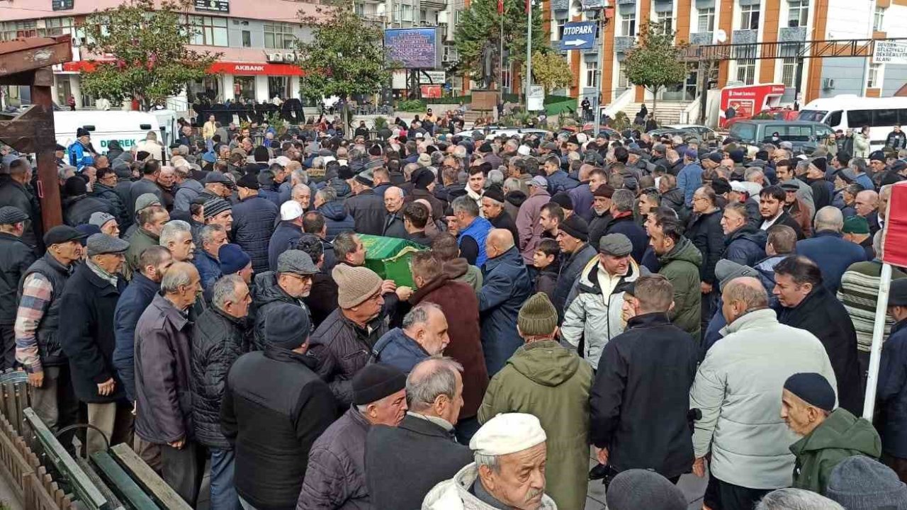 Görev yaptığı camiden cenazesi kaldırıldı