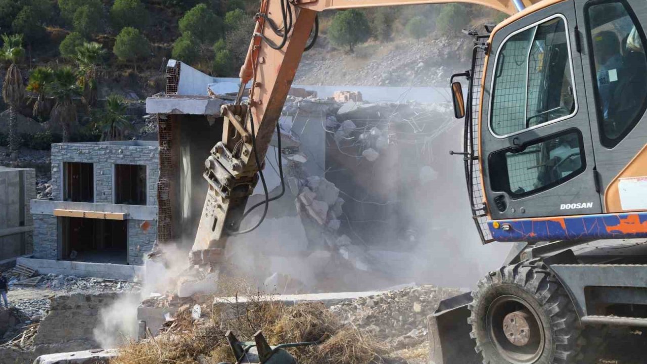 Bodrum’da kaçak yapılarla mücadele devam ediyor