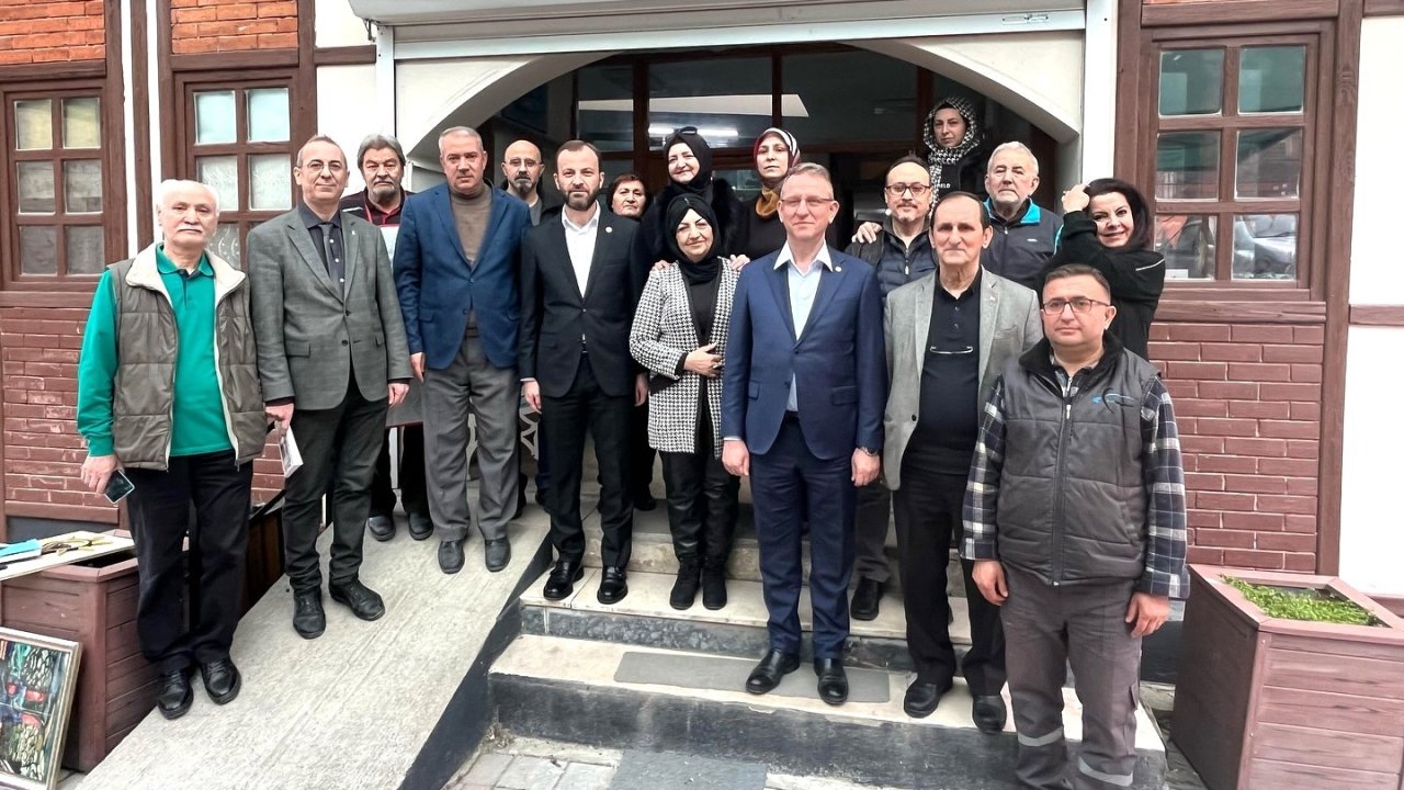 AK Parti Kütahya milletvekilleri, Kent Konseyi Kültür ve Sanat Merkezi’ni ziyaret etti