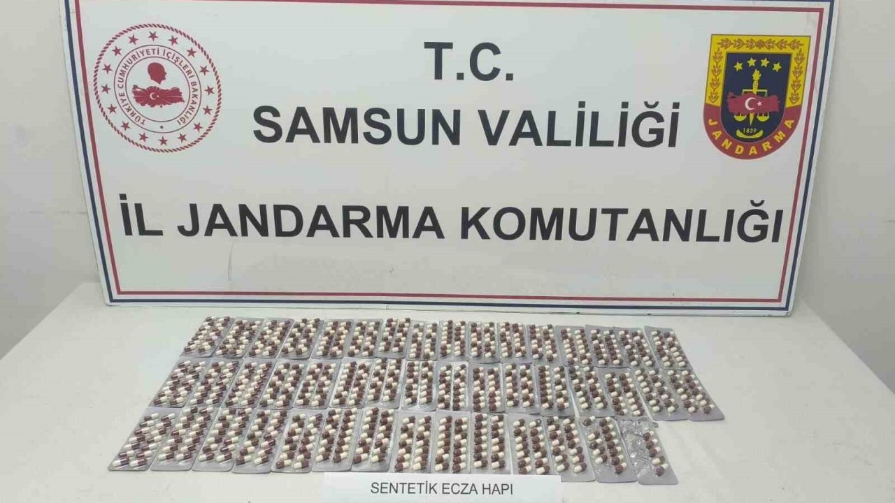 Jandarma uyuşturucu madde ele geçirdi