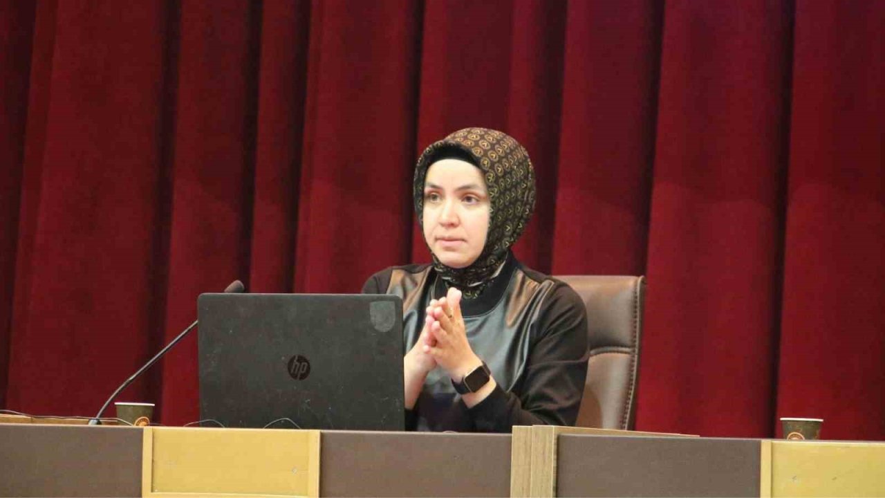 Karabük Üniversitesinde öğrencilere mesleki oryantasyon eğitimi