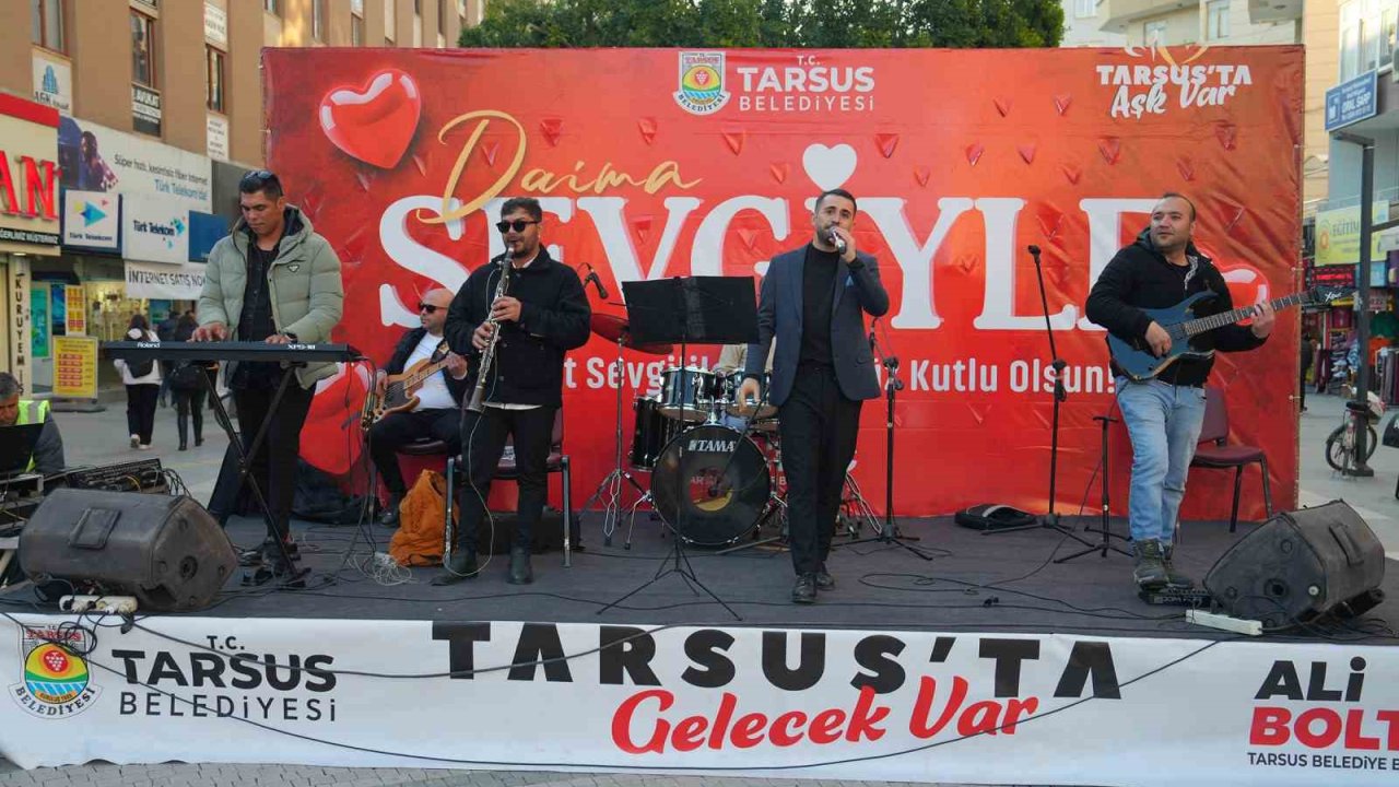 Tarsus’ta ’Sevgililer Günü’ kutlandı