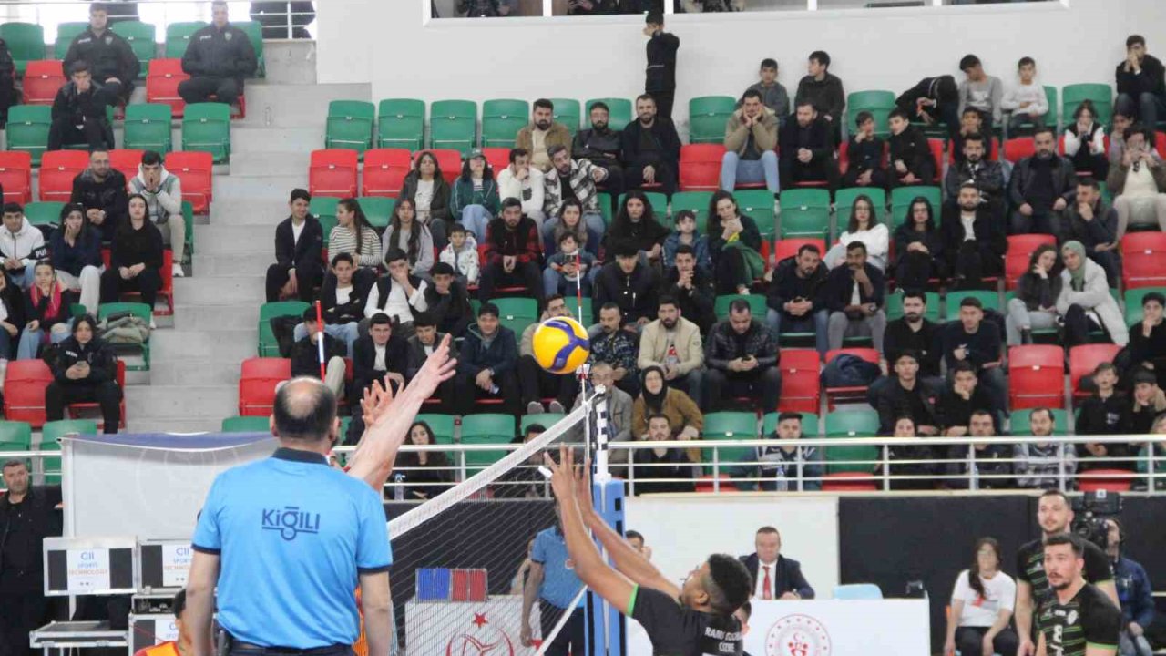 Cizre Belediyespor sahasında kayıp