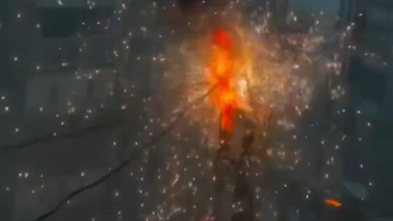 Şanlıurfa’da elektrik trafosunda patlama anları kamerada