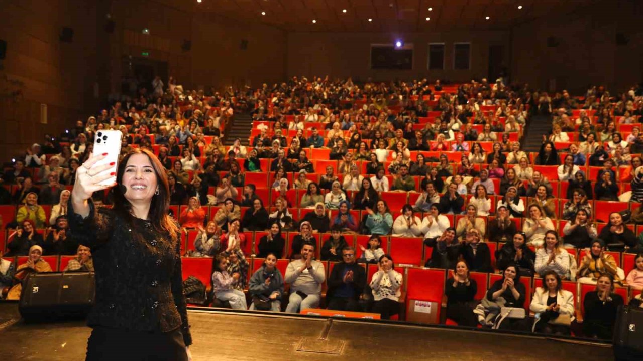 "Rota Yeniden Oluşturuluyor" söyleşisine yoğun ilgi