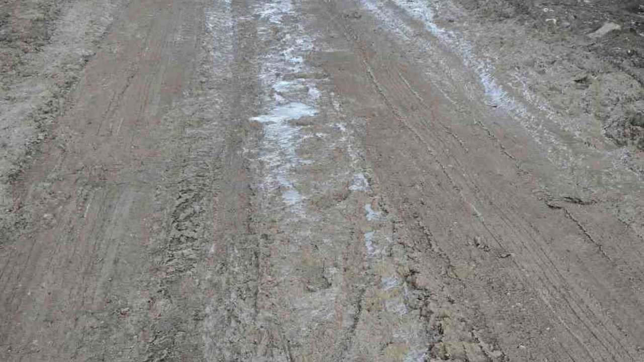 Kayyumun yaptığı yolu DEM Partili belediye bozdu, vatandaşlar isyan ediyor