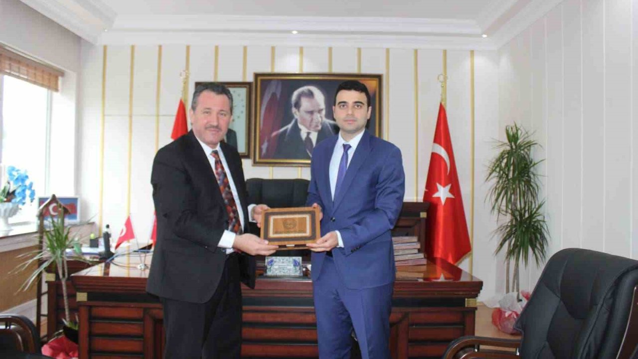 Kaymakam Kılıç, Müftü Dilek’e Osmaneli’ni tanıttı