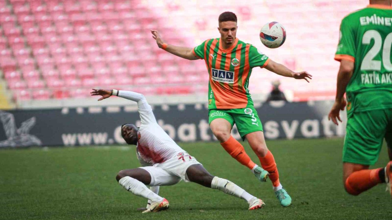 Trendyol Süper Lig: Atakaş Hatayspor: 1 - Corendon Alanyaspor: 0 (Maç sonucu)
