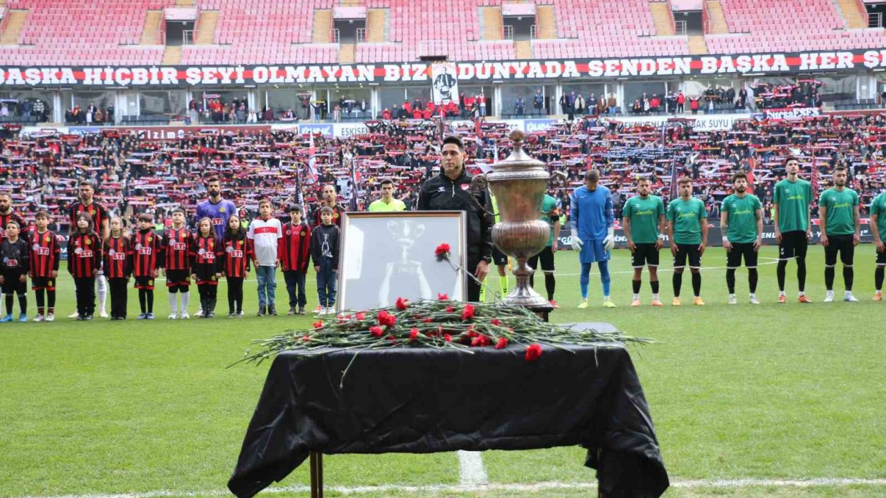 Eskişehirspor 3 puanı 4 golle kazandı