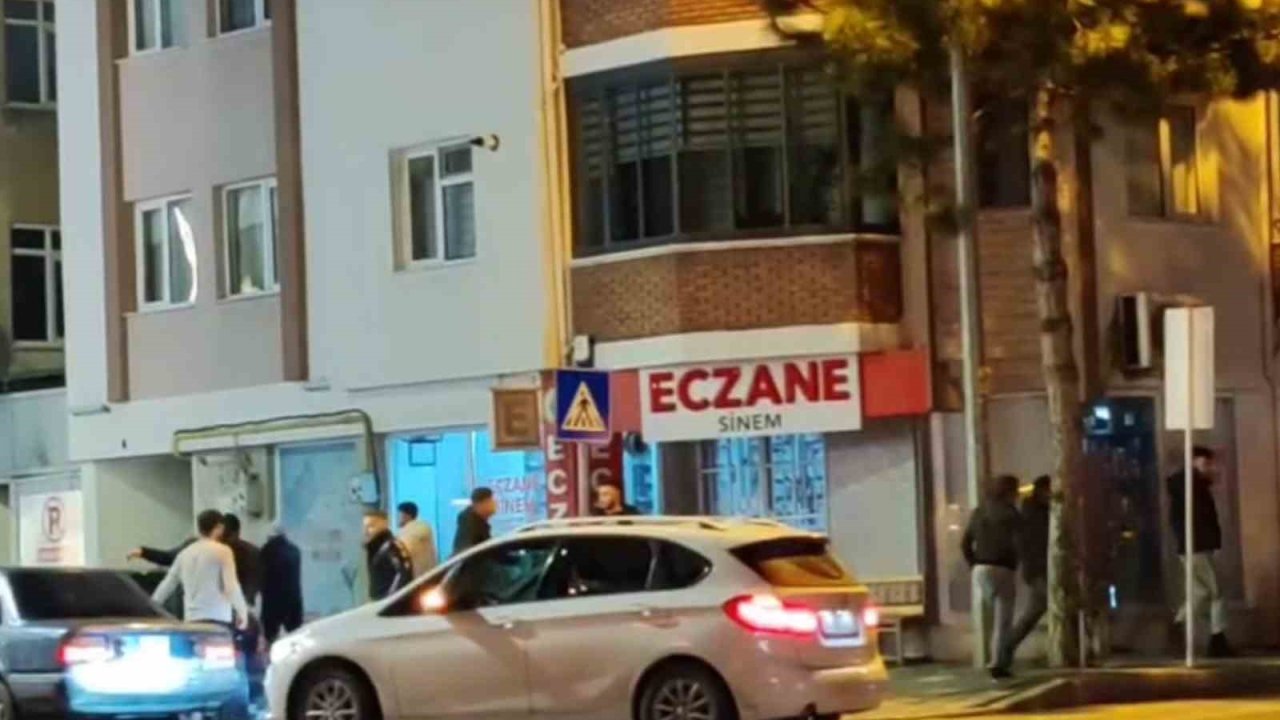 Yumrukların havada uçuştuğu kavgada silah sesleri yükseldi... O anlar kamerada