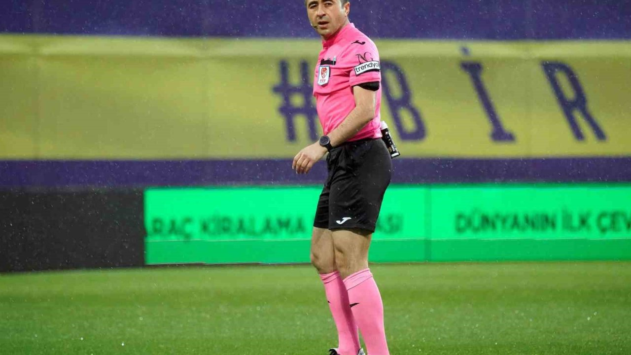Hakem Raşit Yorgancılar’dan, dili boğazına kaçan futbolcuya hayati müdahale!