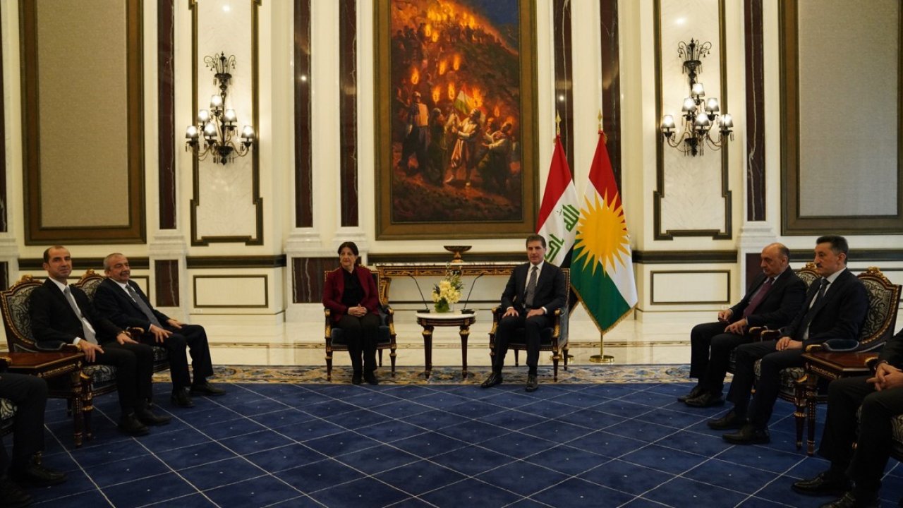 DEM Parti İmralı Heyeti, IKBY Başkanı Barzani ile görüştü