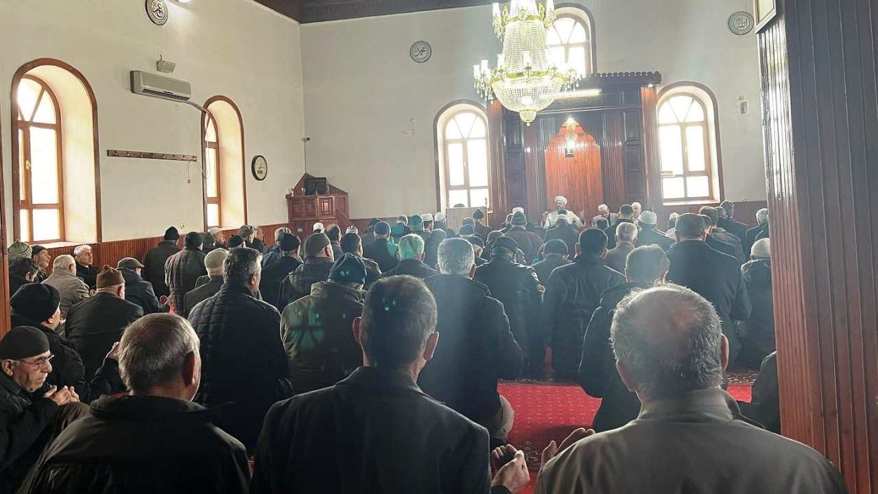 Altıntaş’ta şehit asker Mustafa Özkardeş için mevlit programı