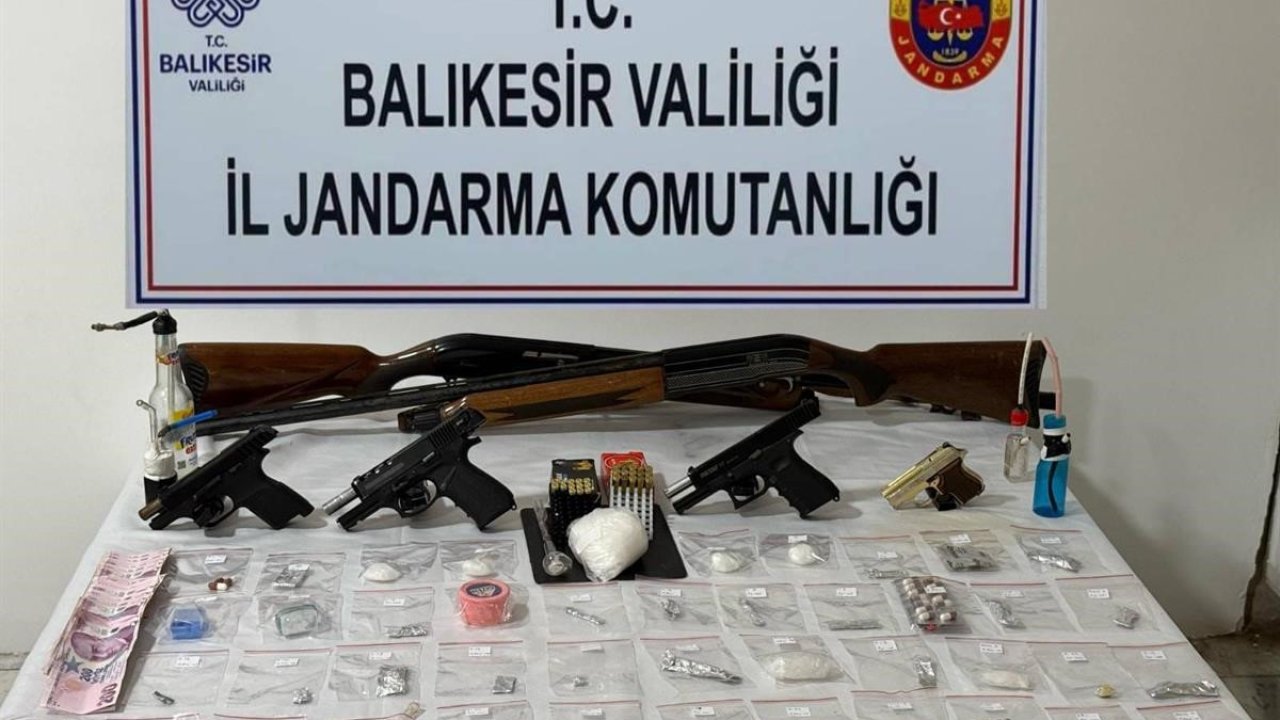 Balıkesir’de jandarmadan kaçakçılık ve uyuşturucu operasyonu: 53 şüpheli yakalandı