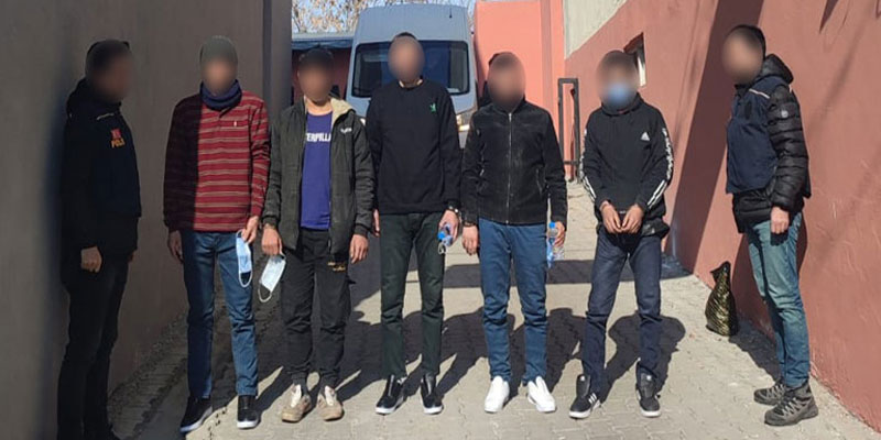 Kars’ta 4 kişi sahte pasaportla Yakalandı