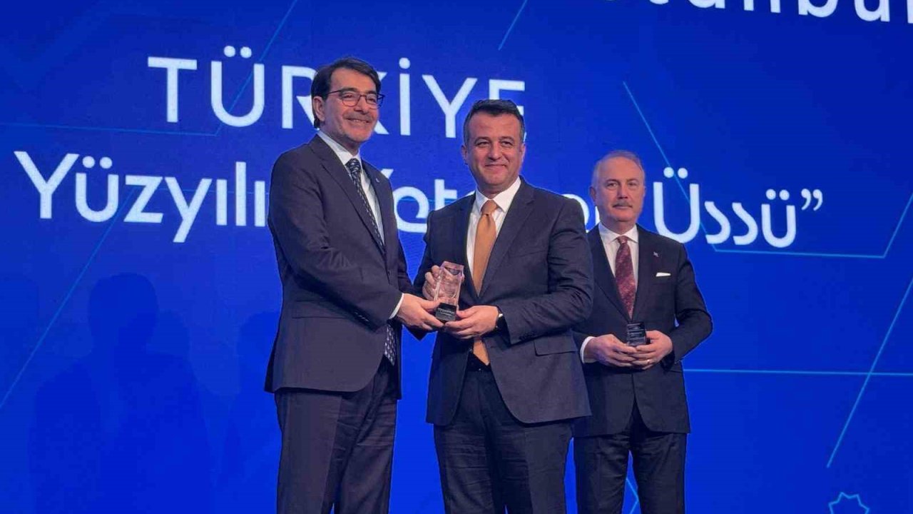 Başkan Doğan’a "En Çok Staj İmkanı Sunan Yerel Yönetim" ödülü