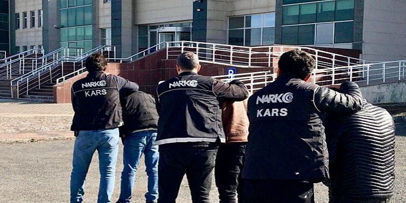 Kars’ta Uyuşturucu Operasyonu: İki Şüpheli Gözaltında