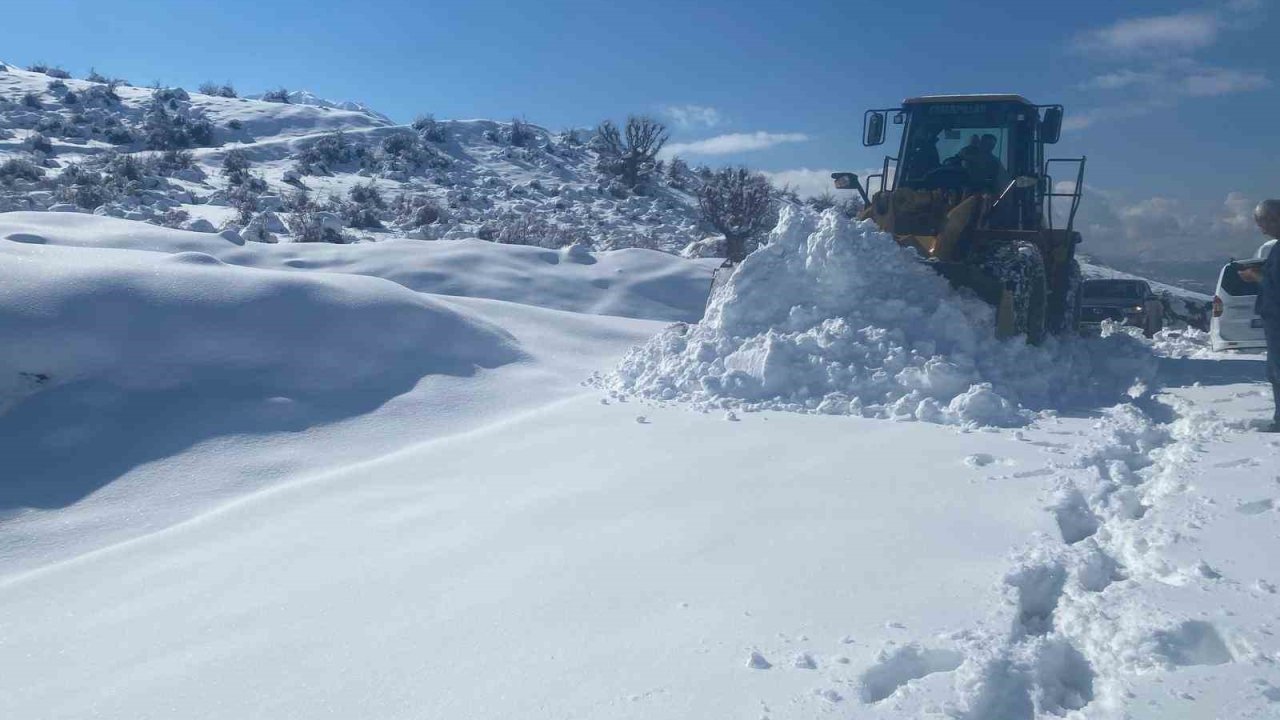 Batman’da kapanan köy ve mezra yolları ulaşıma açıldı