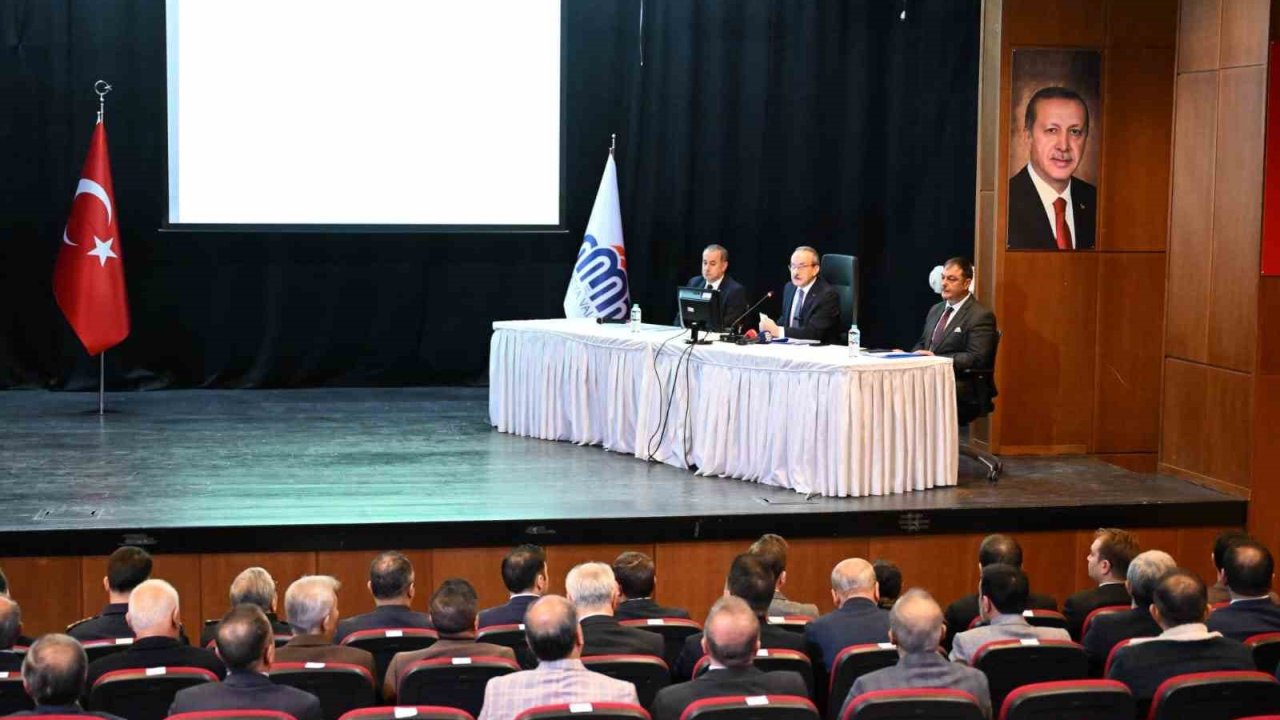 Malatya Valisi Yavuz, sokak hayvanları için yeni düzenlemeyi açıkladı