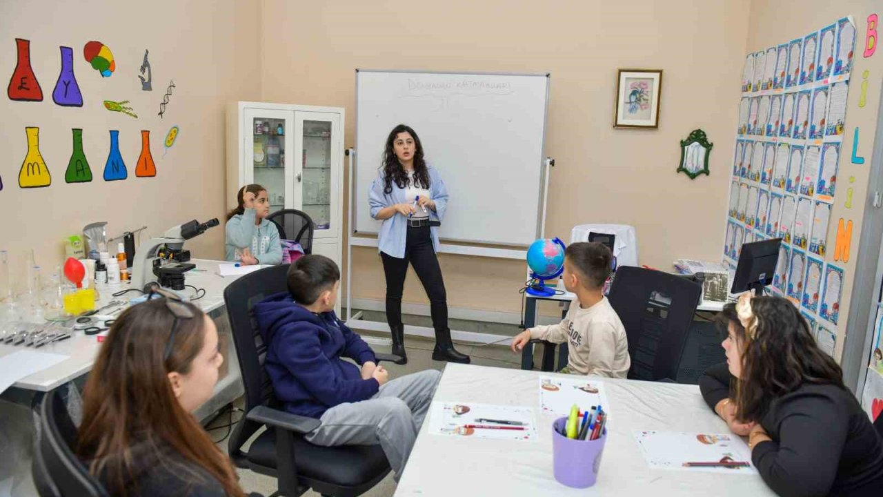 Esenyurt Belediyesi’nden özel çocuklara bilim atölyesi