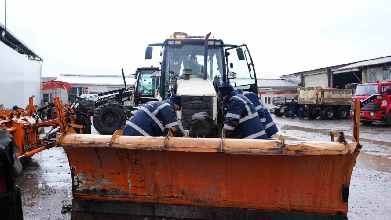 Düzce Belediyesi karla mücadeleye hazır