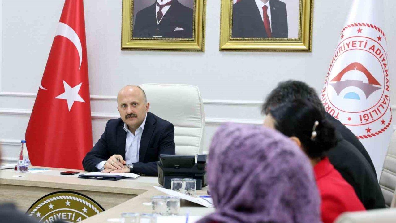 Vali Osman Varol, iş arayan vatandaşlarla bir araya geldi