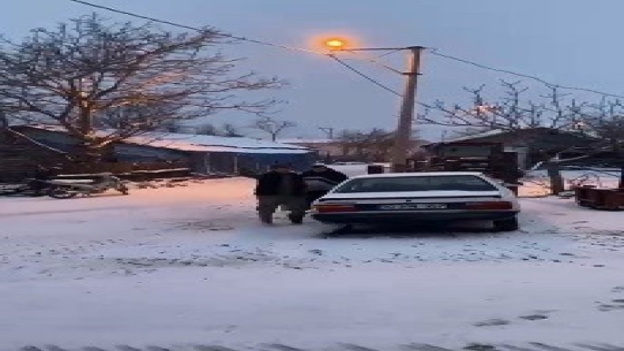 Çanakkale’nin yüksek kesimlerinde kar yağışı etkili oluyor