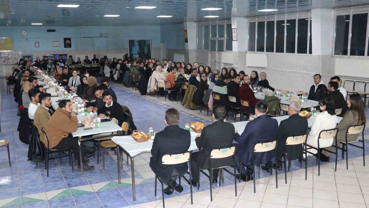 Yeni atanan öğretmenler yemekte buluştu