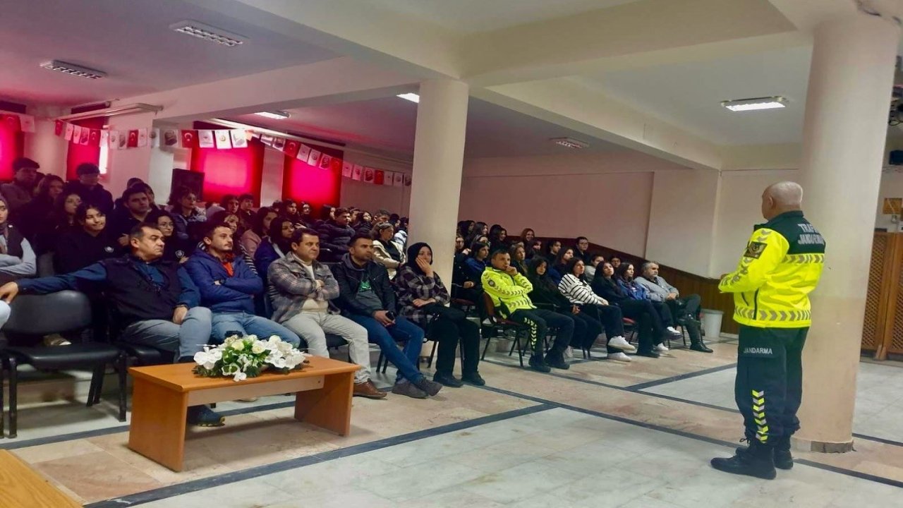 Muğla’da Jandarma ekiplerinden öğrencilere "Kaskın Kapalı, Yolun Açık Olsun" eğitimi