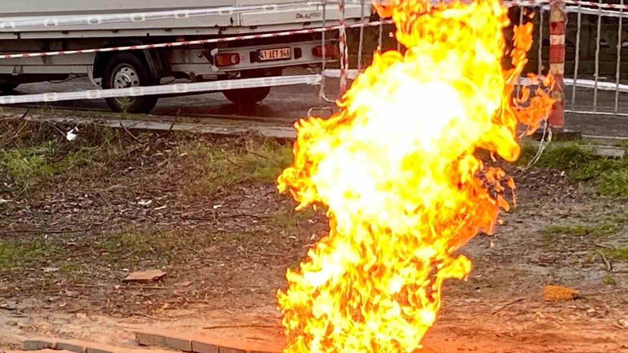 Kocaeli’deki metan gazı 3 gündür yanıyor: Uzmanından önemli uyarı