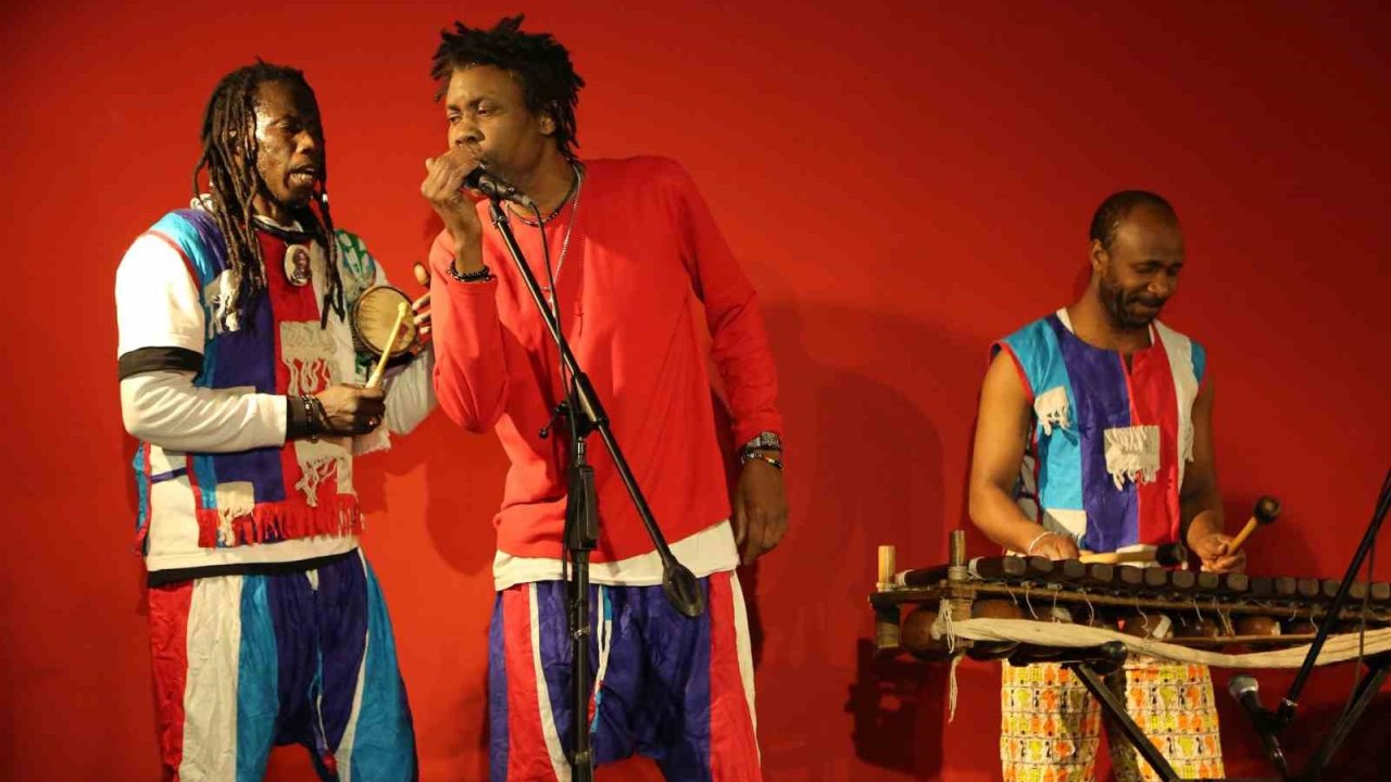 Afrika’nın renkli kültürü MEM Sahne’ye taşındı