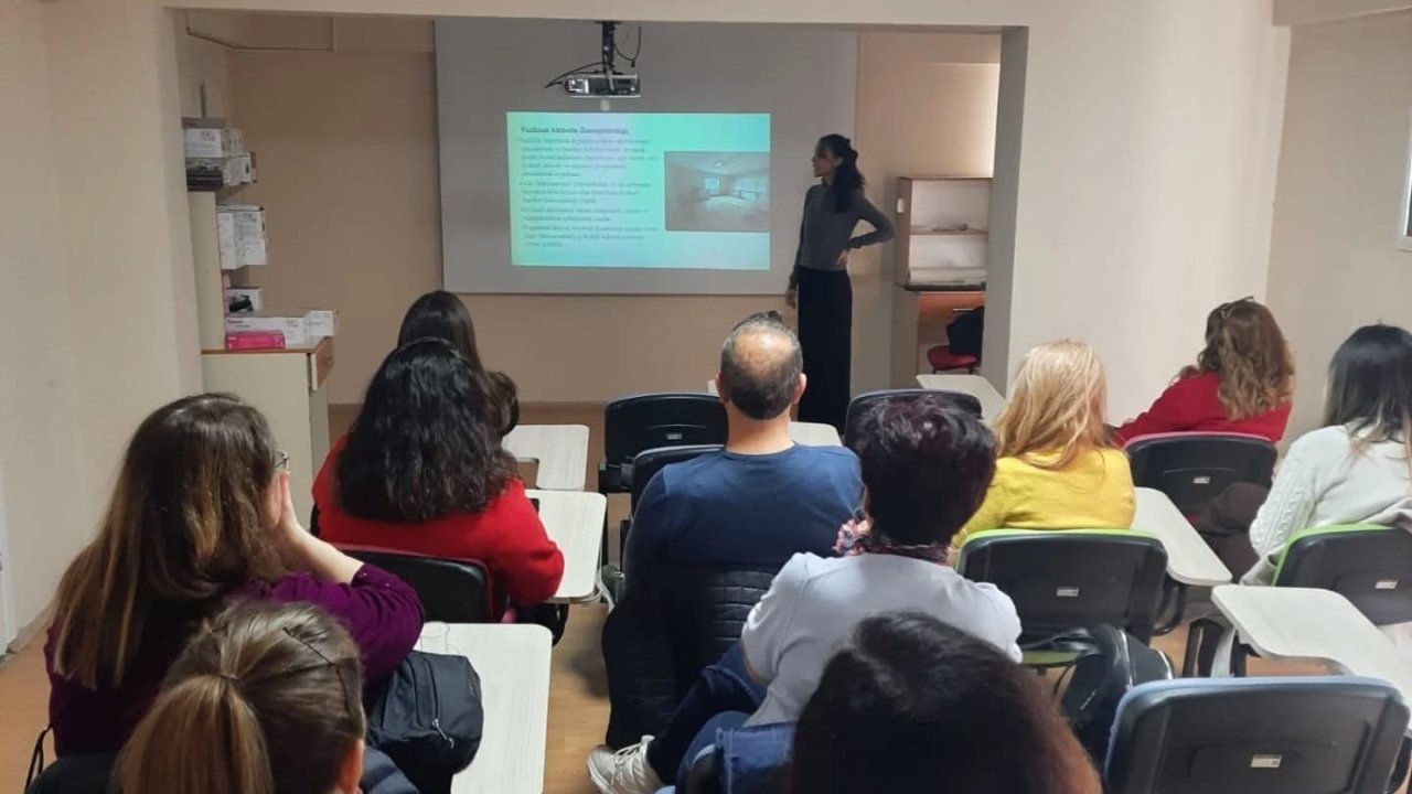 Söke’de eczacılara kanser bilgilendirme sunumu