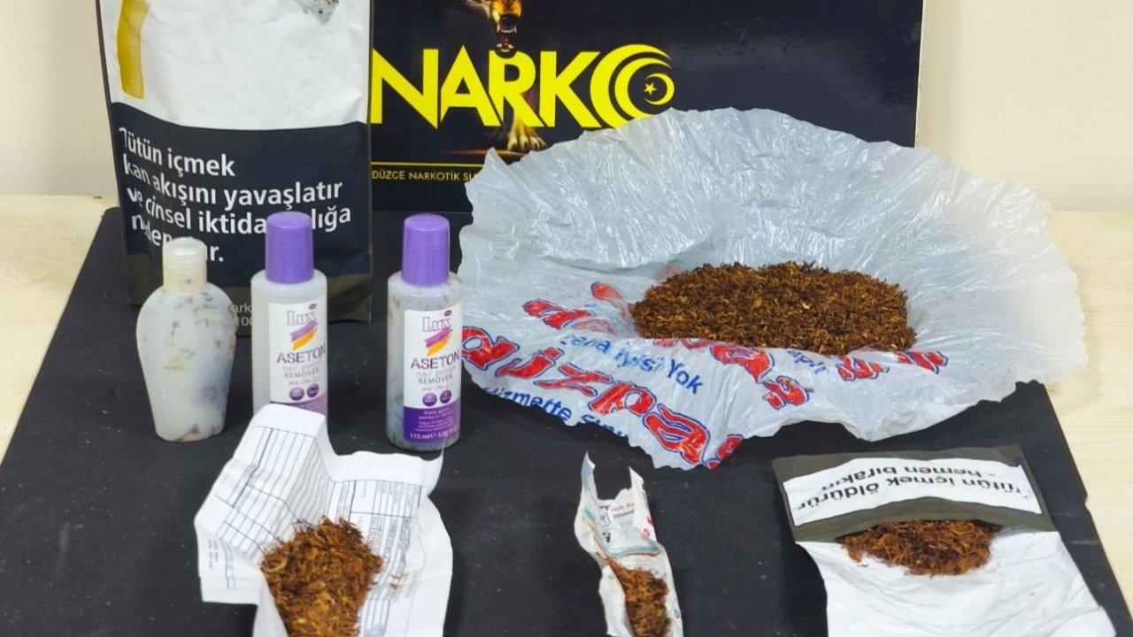Polise çarpıp kaçan şahıslar uyuşturucudan tutuklandı