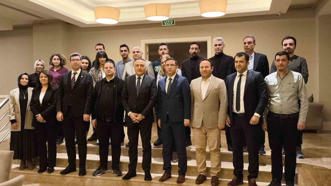 Analistler Afyonkarahisar’da buluştu