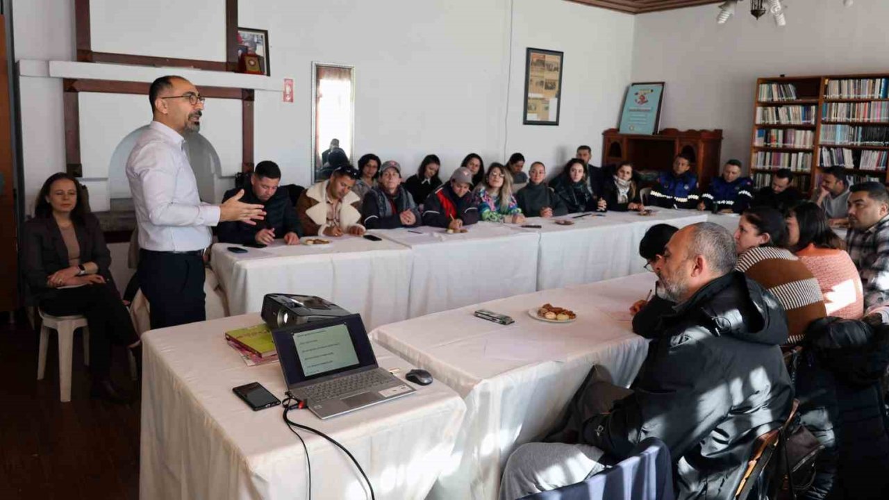 Menteşe Belediyesi personeline kişiler arası ilişkiler ve zaman yönetimi eğitimi
