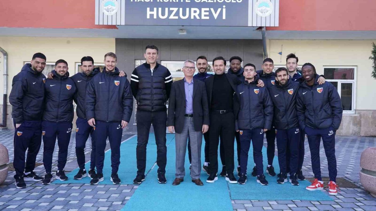 Kayserispor’dan yaşlılara moral ziyareti