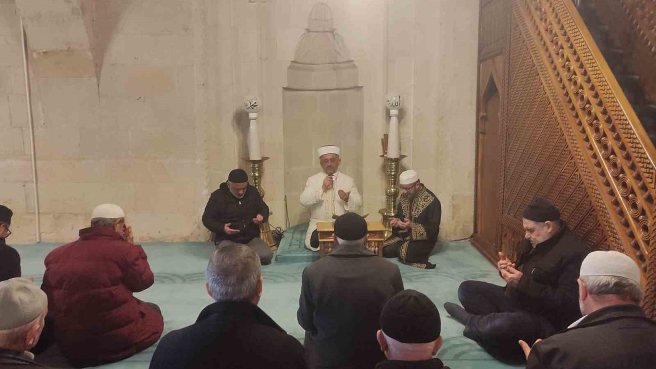 Bayburt’ta kahraman şehitler dualarla anıldı