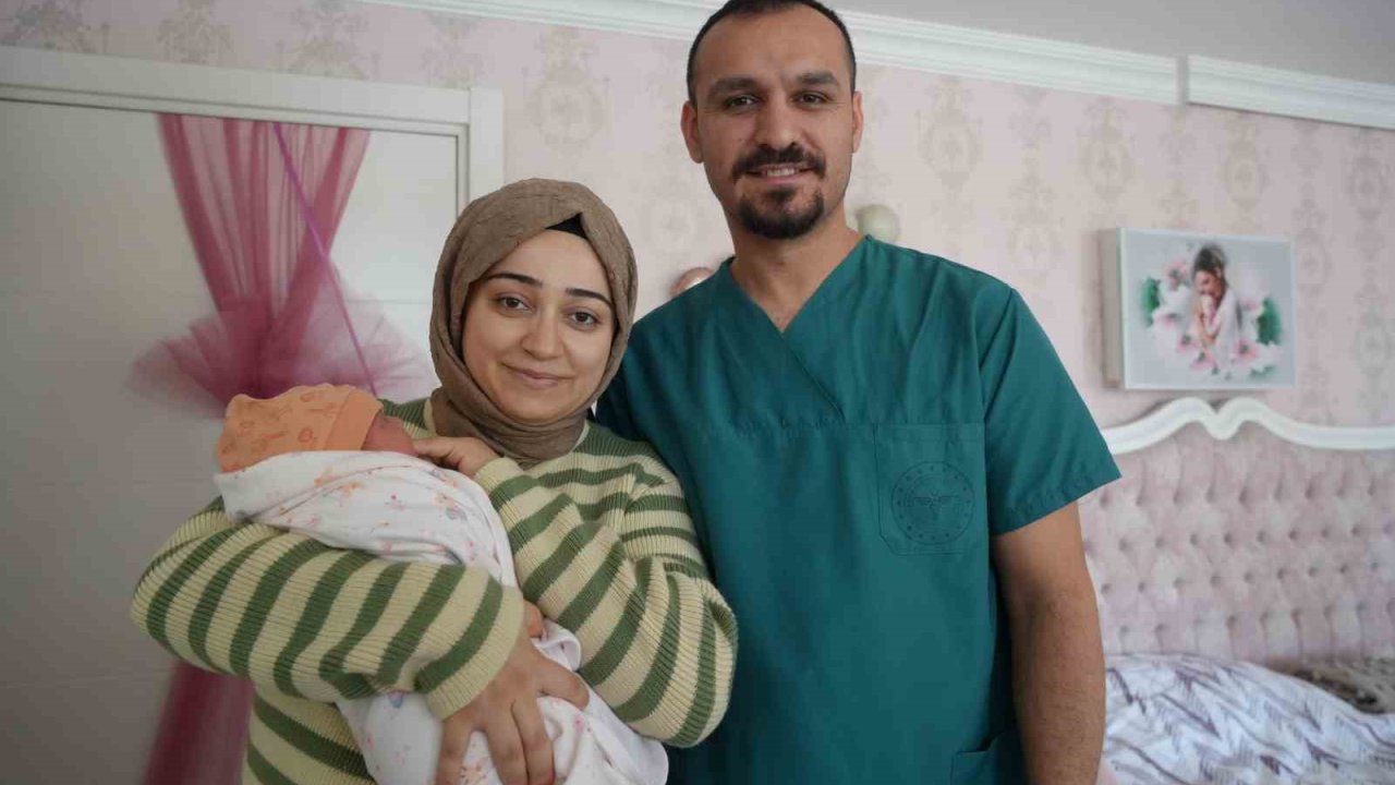 Normal doğumla bebeğini dünyaya getiren kadın doğum uzmanı: "Normal doğumun konforu çok farklı"